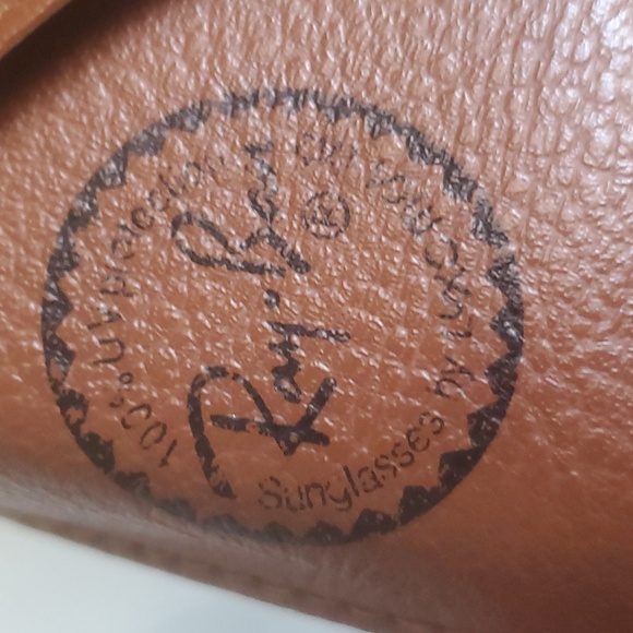 Ray-Ban Brown Leather Like Case With Black Stamp. - Picture 2 of 7